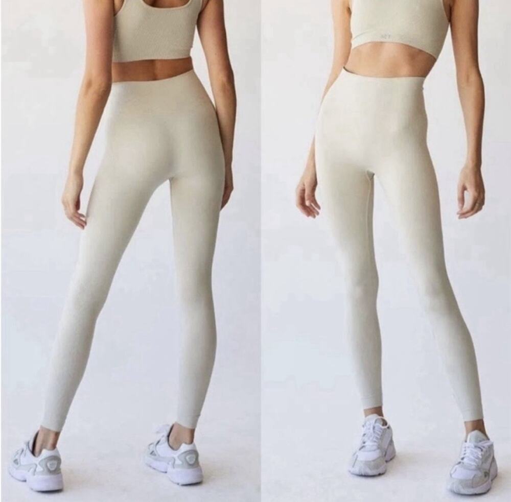 Set Active Scuptflex Cream Seamless Leggings Size Small High Rise Ribbed